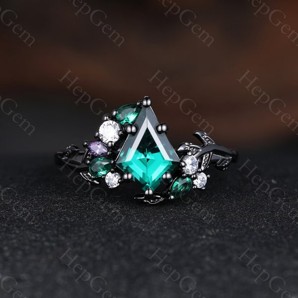 Kite Emerald Ring, Black Gold Ring, Amethyst Ring, Antique Ring, Vintage Ring, Antique Emerald Ring, Antique Rings, Green Vintage Ring