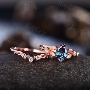 Vintage Oval Shape Alexandrite Engagement Ring SetRose Gold Color Changed Alexandrite Ring Nature Inspire Promise Ring June Birthstone Gift