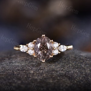 Anello di fidanzamento in quarzo rutilato nero vintage, anello nuziale in oro rosa, anello da sposa cluster moissanite per donne, regalo di nozze stack per le donne