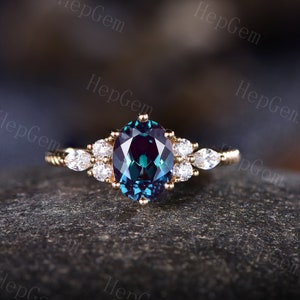 Oval Cut Alexandrite Cluster Engagement Ring Rose Gold Vintage Alexandrite Twist Band Wedding Moissanite Ring June Birthstone Gift For Women