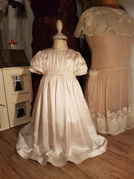 Stunning Ancient and Silk Christening Dress. Ancie