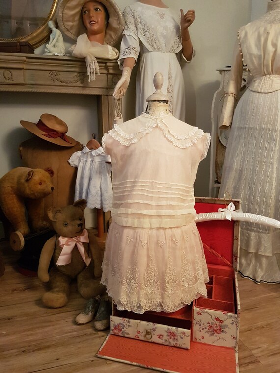 Beautiful powder pink silk dress from Napoleon III