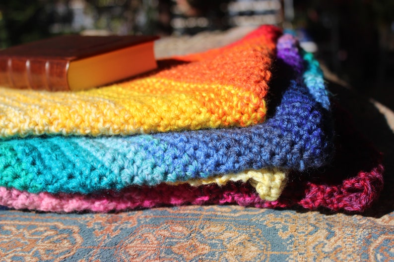 throw rug thick blanket, afghan Rainbow colour fade