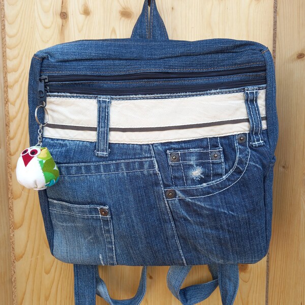 ZAINO IN JEANS Jeans bags denim fatto a mano handmade in jeans riciclati con decorazioni e un porta chiave a forma di gufo in cotone