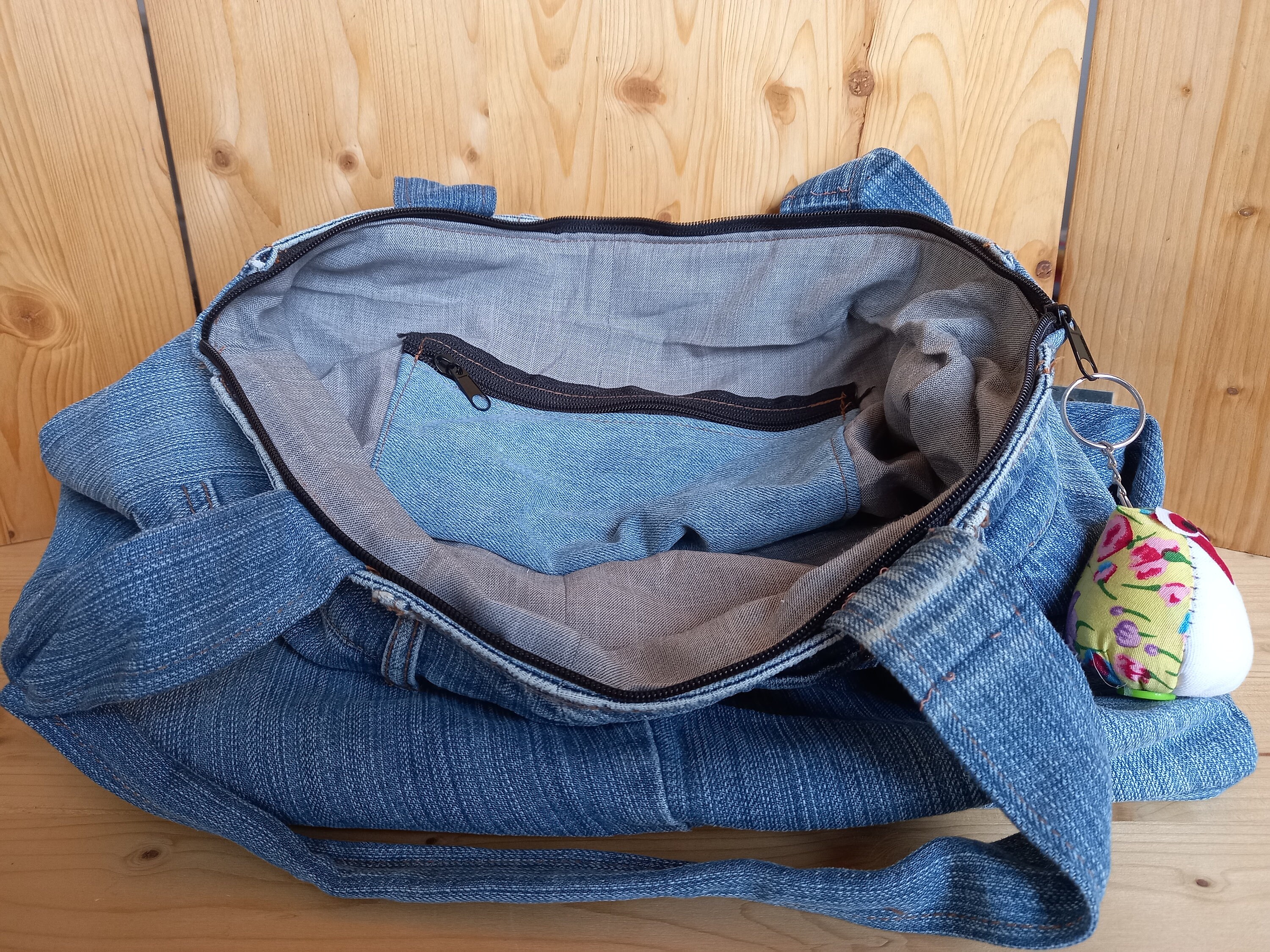 JEANS BAG Handmade Denim Jeans Bags Handmade in Recycled Jeans With Decorations and an Owl-shaped Key Holder in Cotton - Etsy JEANS BAG Handmade Denim Jeans Bags Handmade in Recycled Jeans With Decorations and an Owl-shaped Key Holder in Cotton - Etsy