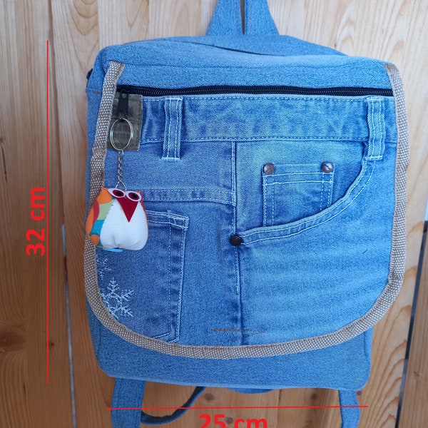 ZAINO IN JEANS Jeans bags denim fatto a mano handmade in jeans riciclati con decorazioni e un porta chiave a forma di gufo in cotone