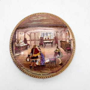 Antique Prattware lid, Sheakspear room