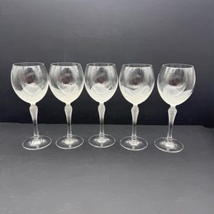 Set of 5 vintage Rona Lily frosted wine glasses petal design