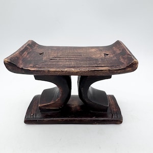 Vintage wooden Ashanti head rest hand carved