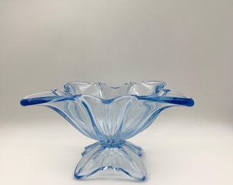 ヴィンテージのグリーンガラスのフリルボウル - Etsy 日本
