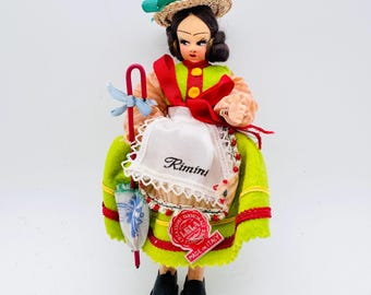 ヴィンテージ、ミッドセンチュリー、布製人形、赤、黄、白、民族衣装