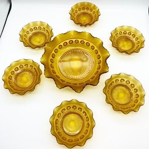 Vintage set of amber colour bowls