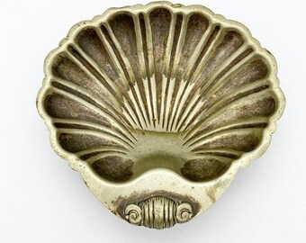Vintage silver tone shell dish, small shell trinket, soap holder, jewellery holder