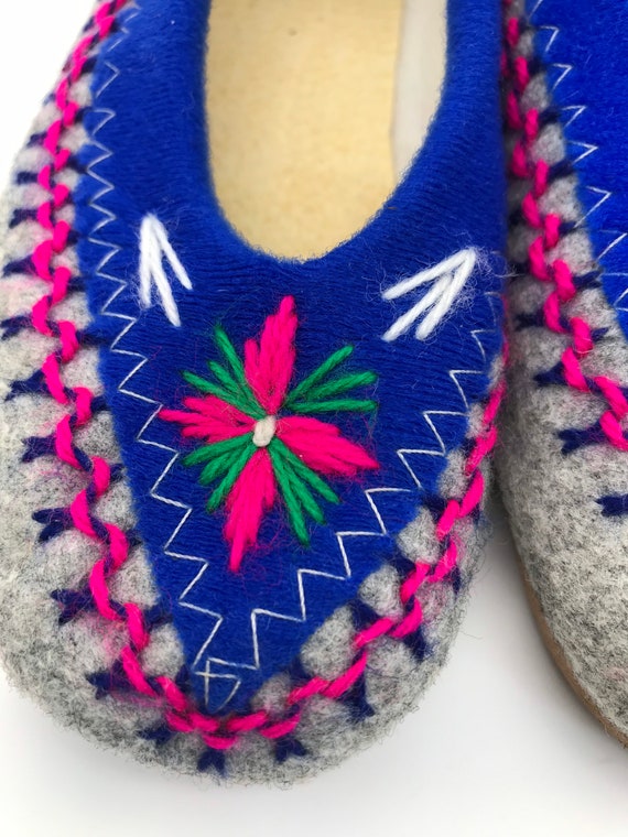 Girls felt embroidered winter slippers grey blue … - image 2