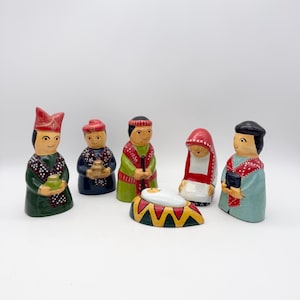 Figuras de belén de arcilla pintadas a mano vintage