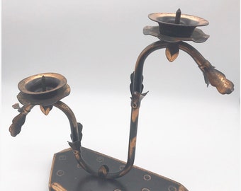 Candelabro vintage de dos brazos de cobre negro de mediados de siglo