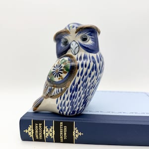 Signed Mexican art pottery owl figurine