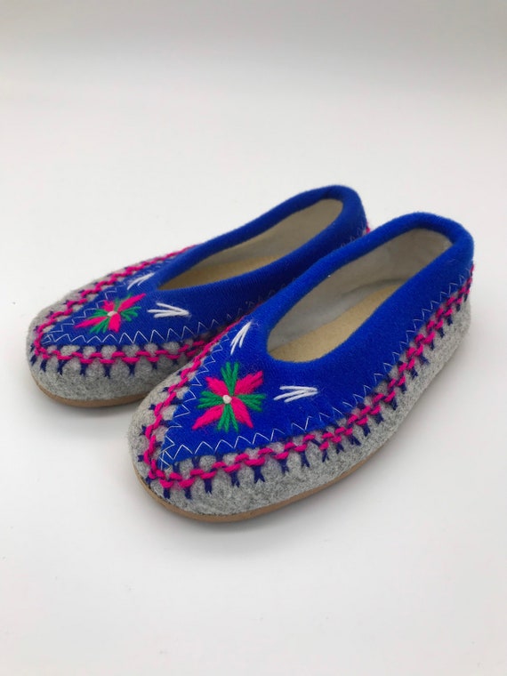 Girls felt embroidered winter slippers grey blue … - image 6