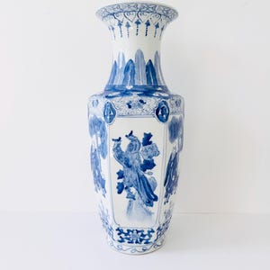 Vintage x large floor vase, Chinese blue white ceramic floor vase