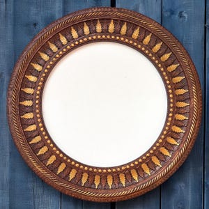 Carved wooden round frame, round picture frame, frame for the mirror