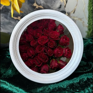 White Oak Round Picture Frame with Glass, Tabletop Display (4x4 to 7x7 in)