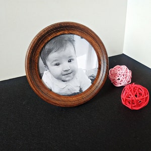 Wooden round frame, round picture frame, tabletop round frame, Choose Size: 4 x 4 up to 7 x 7 inches, Free Shipping