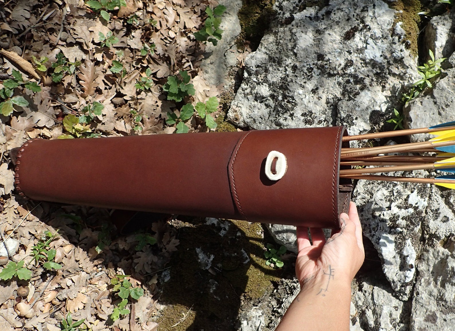 hunting quiver with storage pouch hunting quiver with storage pouch