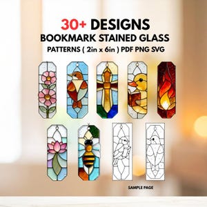 Op de afbeelding: Patronen voor glas-in-lood bladwijzers met diverse ontwerpen, waaronder bloemen, vogels, een kruis, een eend en vlammen. De bladwijzers zijn ongeveer 5 cm bij 15 cm. De afbeelding bevat de tekst "30+ DESIGNS BOOKMARK STAINED GLASS PATTERNS (2in x 6in) PDF PNG SVG".