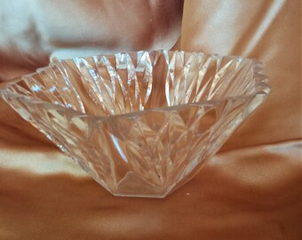 Antik glasskål, vintage handskuren kristallskål, dekorativ djup kristallskål, vintage kristallfruktskål, diamantslipad kristall mittstycke