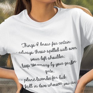 Camiseta mágica prática - Margaritas da meia-noite - Camisa de Halloween - Camiseta básica de bruxa - Camiseta com citação de filme - Sally Gillian - Bruxas