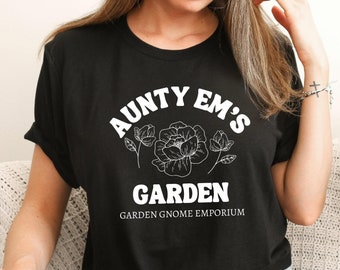 Camiseta "Empório de Jardinagem da Tia Em" - Camiseta Percy Jackson - Acampamento Meio-Sangue - Deuses Gregos - Camiseta de Morango de Delfos - Camiseta "Acampamento Meio-Sangue" para Leitores