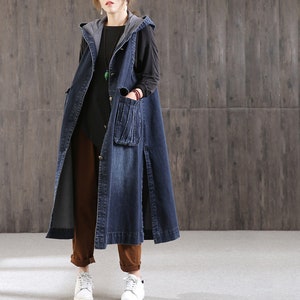 Groot formaat mouwloze jas met capuchon, middellange damesjas, losse denimjas met enkele rij knopen, vintage blauwe jas met capuchon, denim trenchcoat, jaren '90