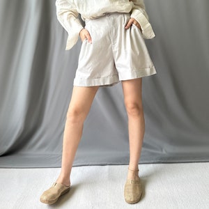 Summer loose cotton and linen elastic waist A-line women&#39;s short pants casual large size solid color short pants