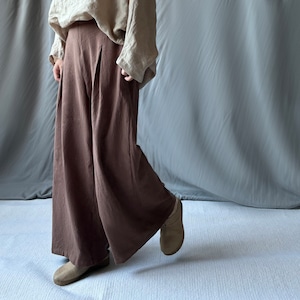 Handgefertigte Leinenhose mit weitem Bein: Asymmetrische Taille, Culottes nach Maß