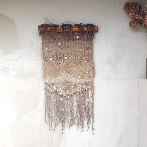 Arte de fibra tejida orgánica: tapiz de cáñamo y lino natural