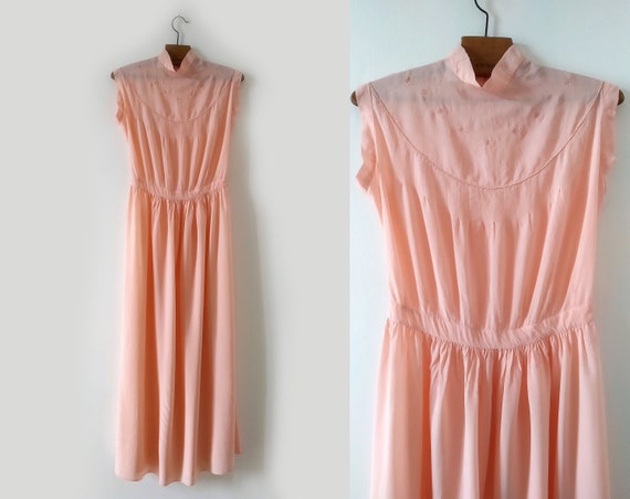 Long dress in pink silk embroidery 1930-1940 vinta