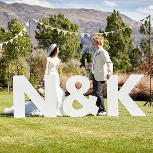 Letras grandes de madera Letras independientes Iniciales de boda gigantes Fondo para fotos de boda Letrero de boda grande de madera Fondo para ceremonia
