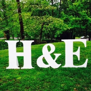 Letras grandes de boda blancas, iniciales de madera, letreros gigantes de madera, ampersand, boda de madera extra grande, gran telón de fondo de boda de madera