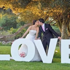 Letras grandes de espuma Sinal grande de espuma Letras gigantes Grandes cartas de amor de casamento Letras de espuma personalizadas Sinal de amor de casamento cenário de casamento de madeira