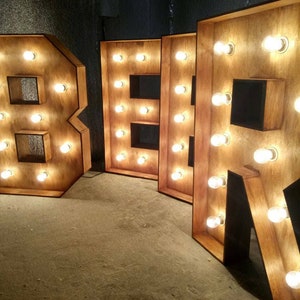 Letras gigantes de madera para barra, luces para boda, marquesina, letras grandes para boda, iniciales personalizadas, números personalizados, decoraciones iluminadas para cafeterías y pubs