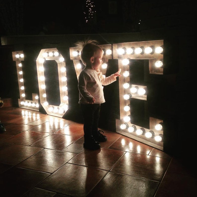 Gigante 48 pulgadas letras grandes luces gran signo de amor de boda Gran número de letra iluminar letras Marquee letras luces de boda de madera telón de fondo de boda imagen 7