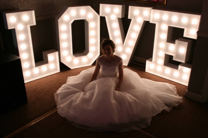 Gigante 48 pulgadas letras grandes luces gran signo de amor de boda Gran número de letra iluminar letras Marquee letras luces de boda de madera telón de fondo de boda imagen 1