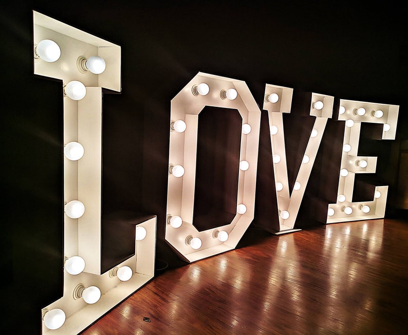 Gigante 48 pulgadas letras grandes luces gran signo de amor de boda Gran número de letra iluminar letras Marquee letras luces de boda de madera telón de fondo de boda imagen 2