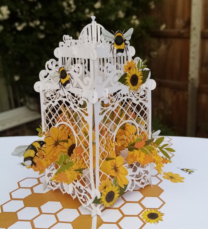 Bijen en zonnebloemen in kooi pop-up kaart verjaardag, bedankt, jubileum afbeelding 1