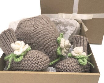 Knitted baby hat and booties Knit baby socks and hat Knitted baby set