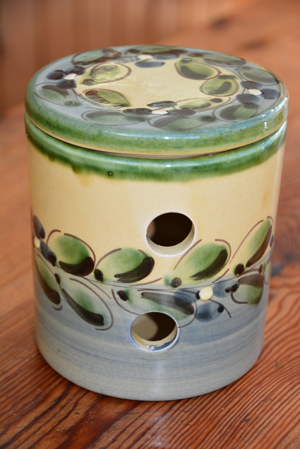 Our Beautiful Hand made Ceramic Garlic Keeper with garlic Etsy