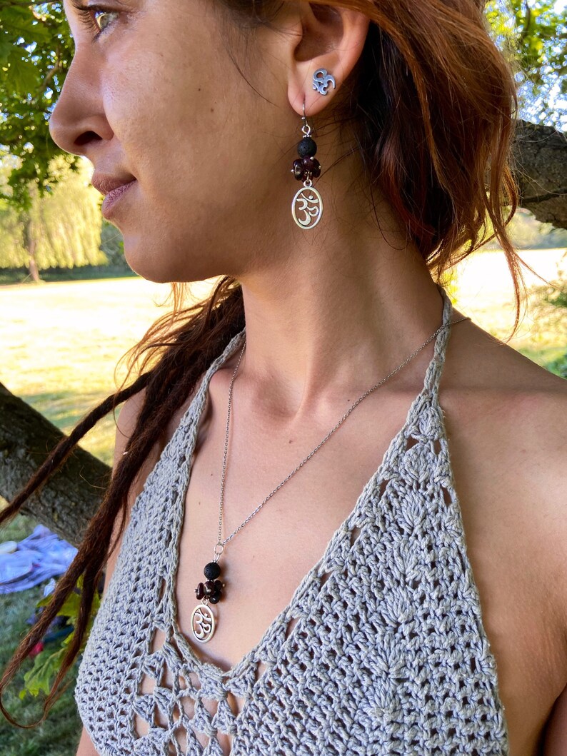 Set of earring and pendent in Garnet and Lava stone