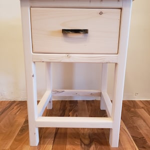 Farmhouse End Table with Drawer