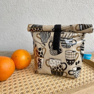 kleines Lunchbag mit Kaffeetassen, Brotbeutel, Kulturbeutel, Wetbag, Pausenbrot verpacken, Grösse S, beige, Boho, Snacktasche
