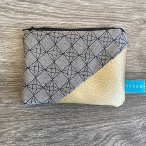 Mini Geldbeutel, kleines Portemonaie, goldenes Kunstleder/ geometrisch, Geldbörse für Kleingeld, Karten, Geschenk Geburtstag Freundin